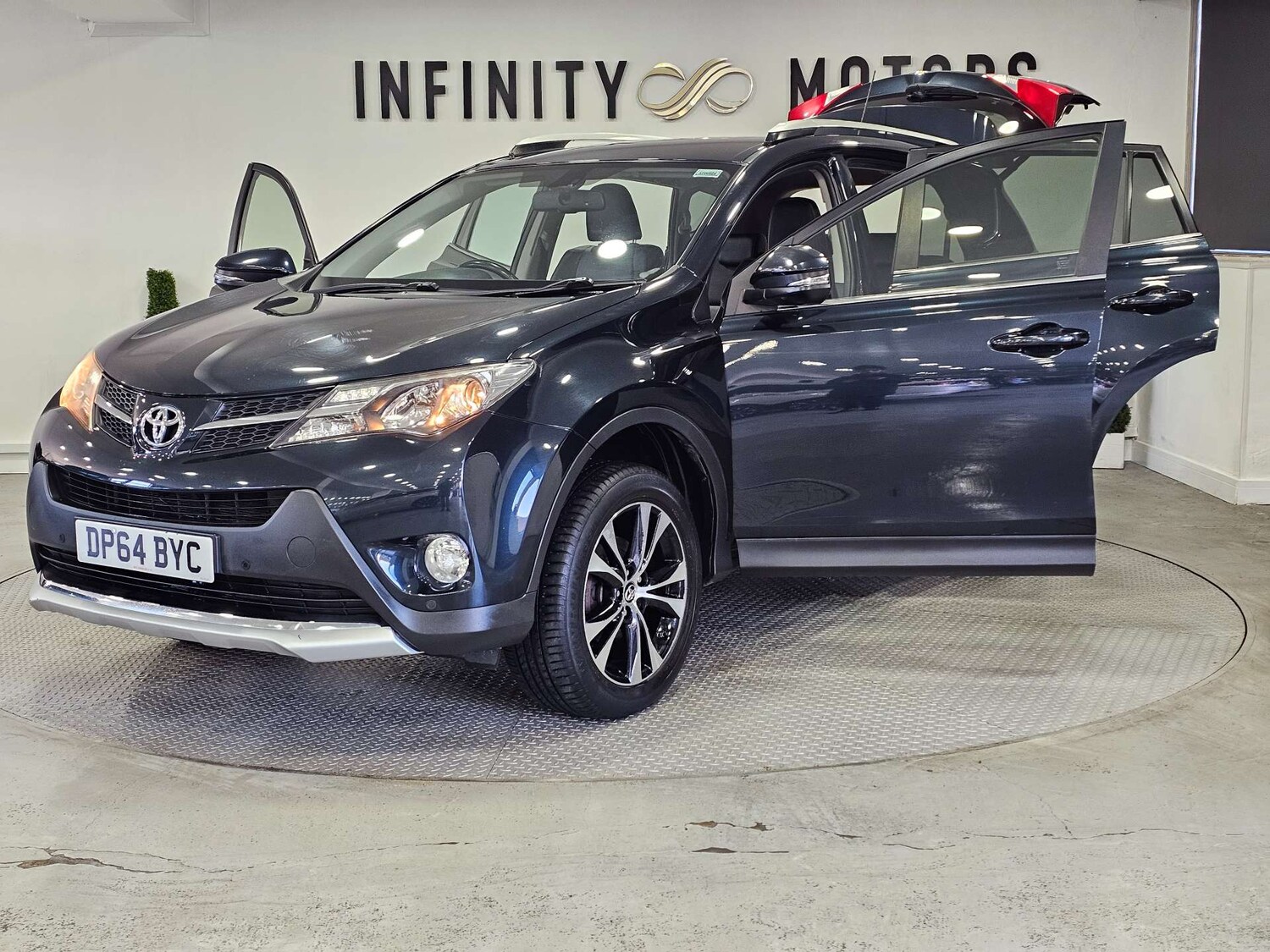 Used Toyota RAV4 2015 for sale - 77523346: Photo 44
