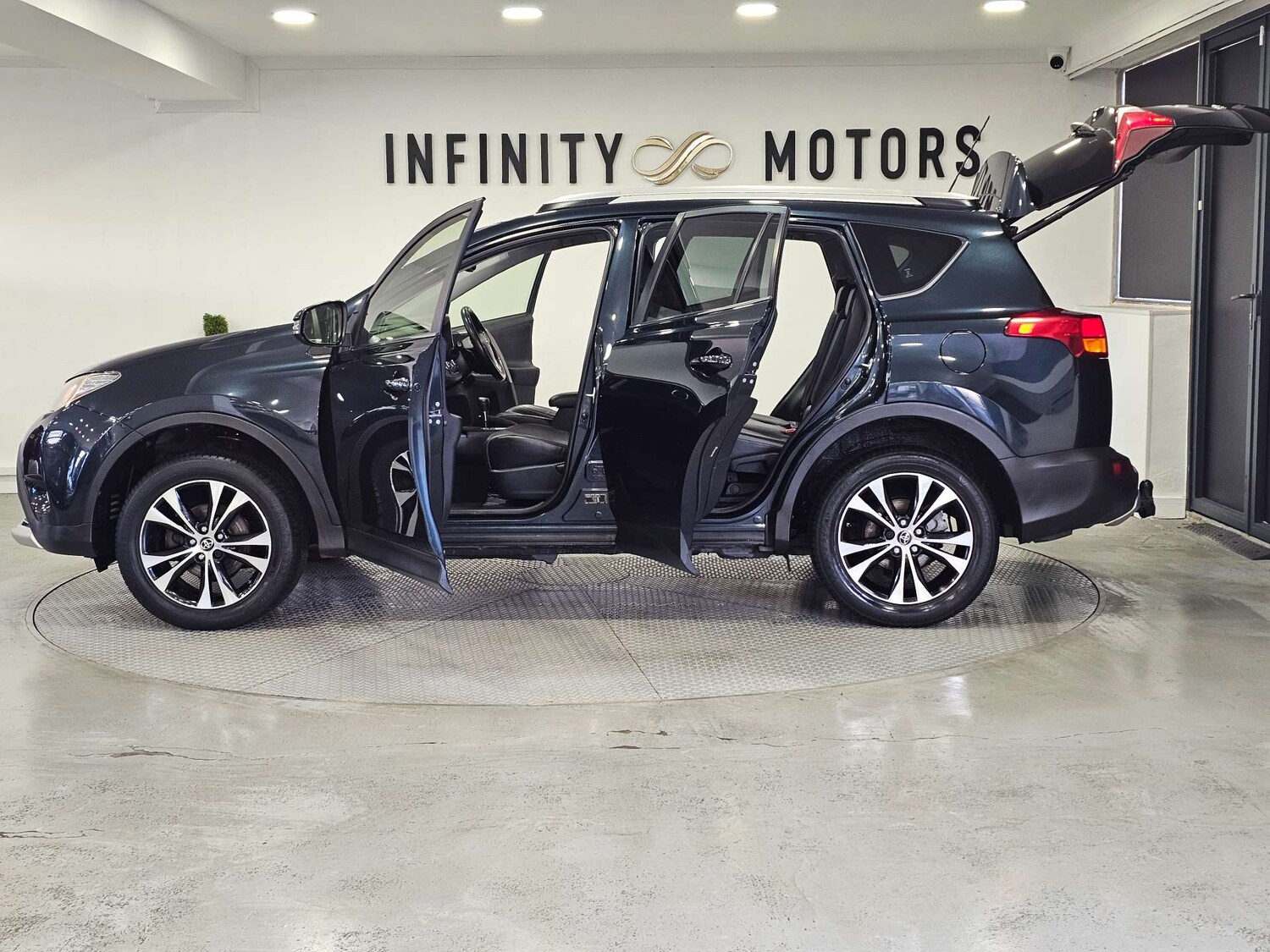 Used Toyota RAV4 2015 for sale - 77523346: Photo 45