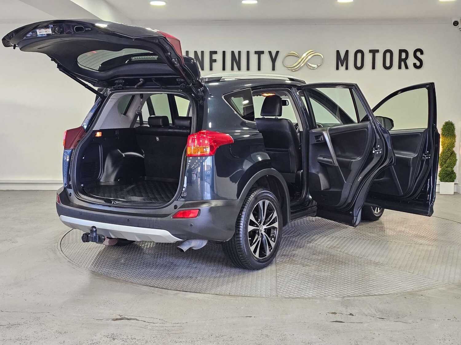 Used Toyota RAV4 2015 for sale - 77523346: Photo 48