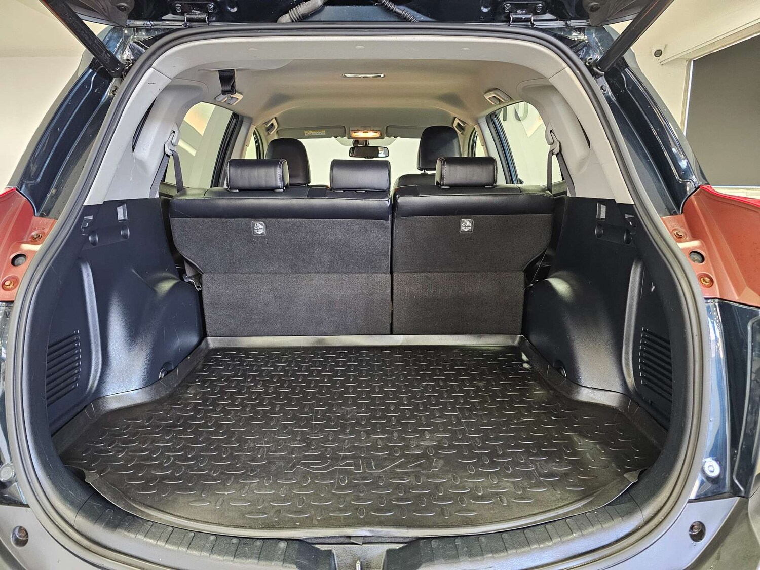 Used Toyota RAV4 2015 for sale - 77523346: Photo 49