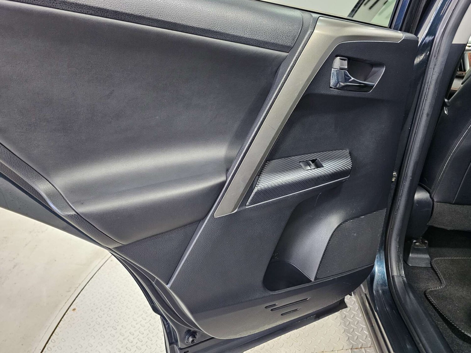 Used Toyota RAV4 2015 for sale - 77523346: Photo 80