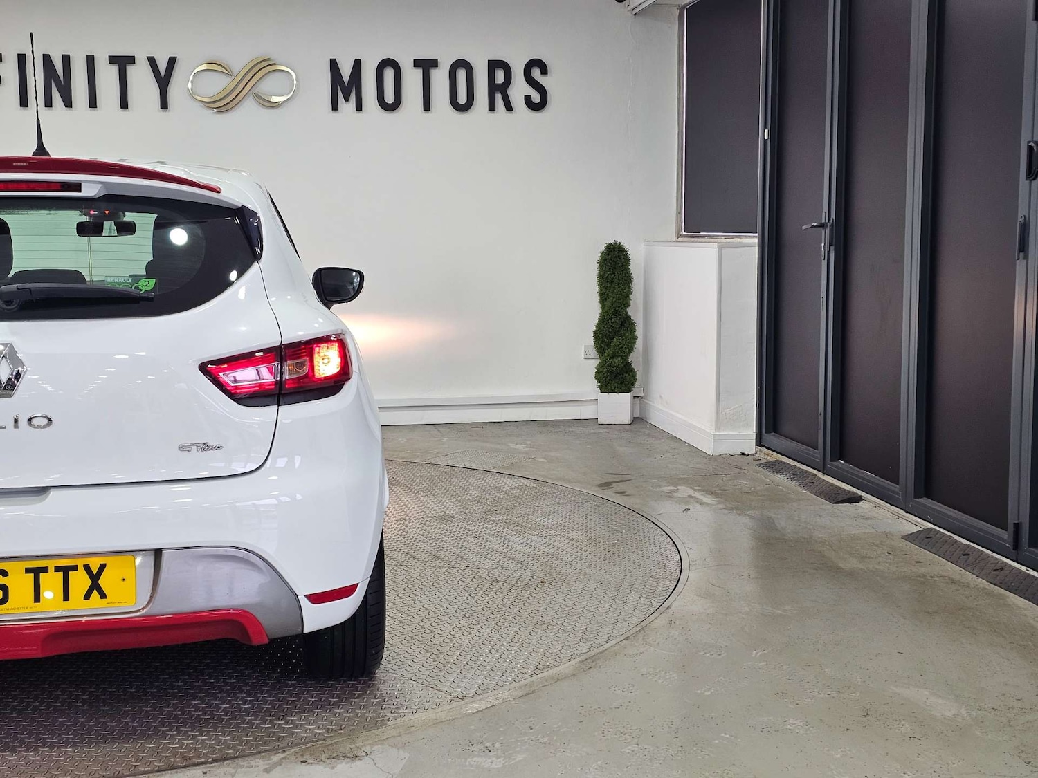 Used Renault Clio 2016 for sale - 76972448: Photo 30