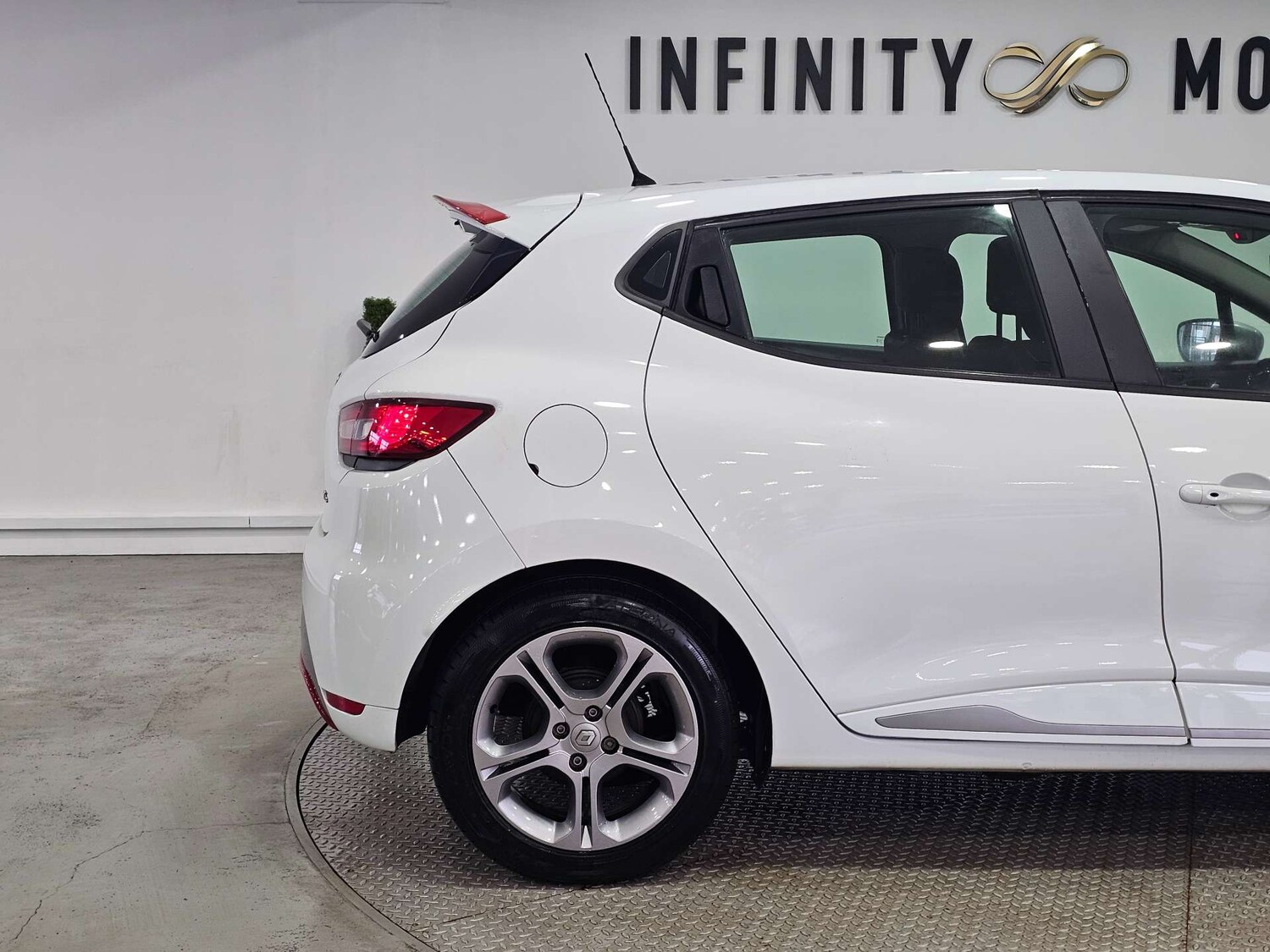 Used Renault Clio 2016 for sale - 76972448: Photo 37