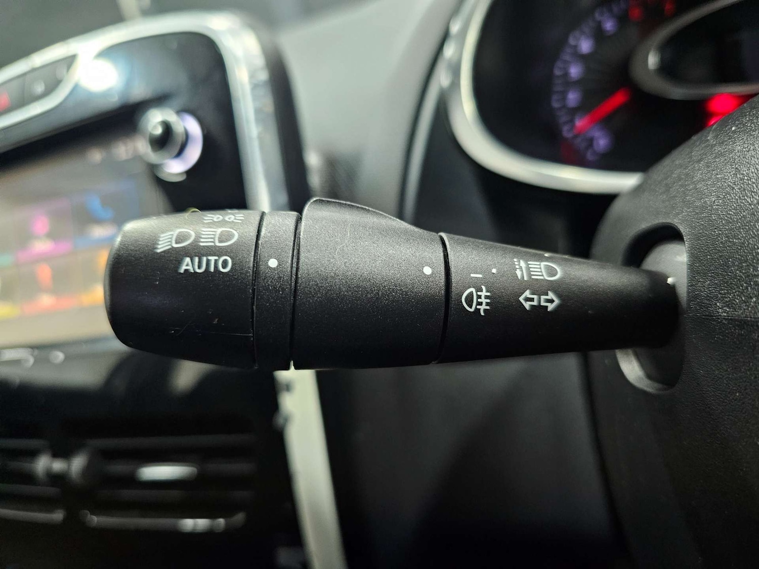 Used Renault Clio 2016 for sale - 76972448: Photo 61