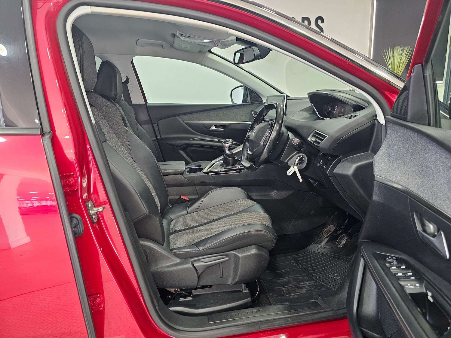 Used Peugeot 3008 2019 for sale - 76972306: Photo 2