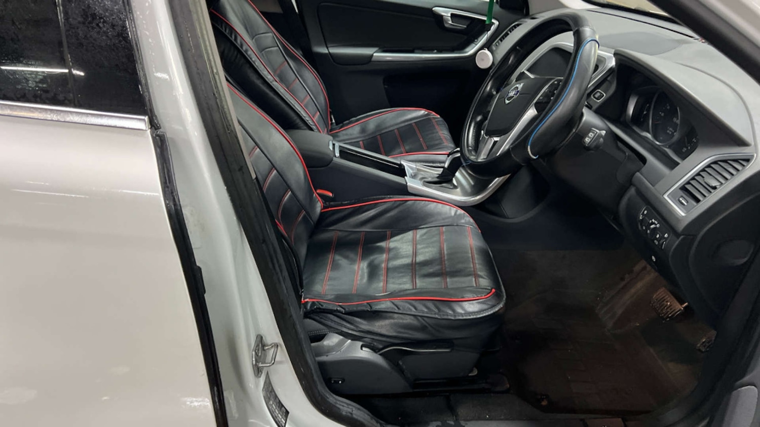 Used Volvo XC60 2015 for sale - 76972496: Photo 12