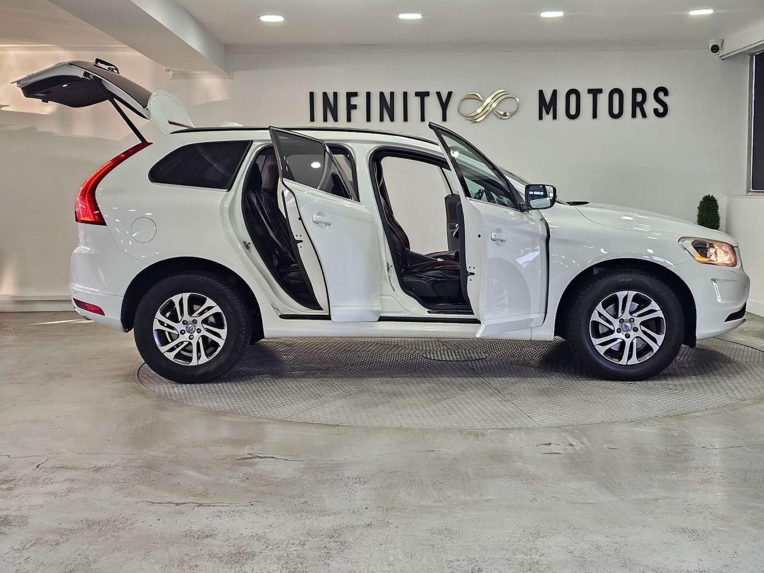 Used Volvo XC60 2015 for sale - 76972496: Photo 41