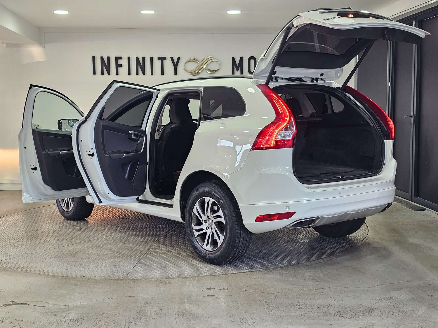 Used Volvo XC60 2015 for sale - 76972496: Photo 46