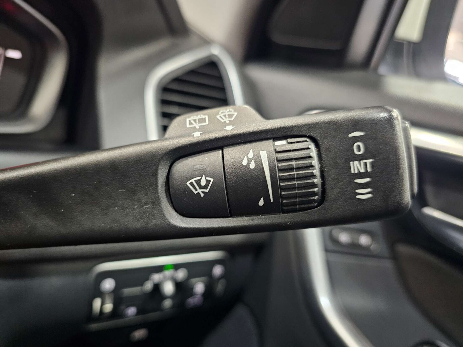 Used Volvo XC60 2015 for sale - 76972496: Photo 64