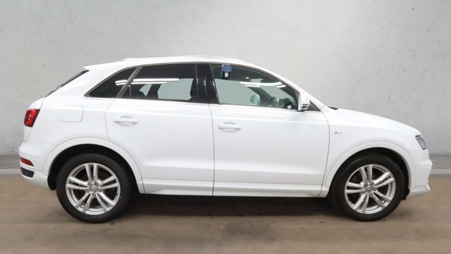Used Audi Q3 2017 for sale - 77681250: Photo 6