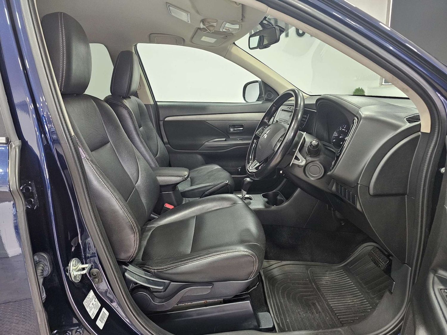 Used Mitsubishi Outlander 2016 for sale - 76972378: Photo 2