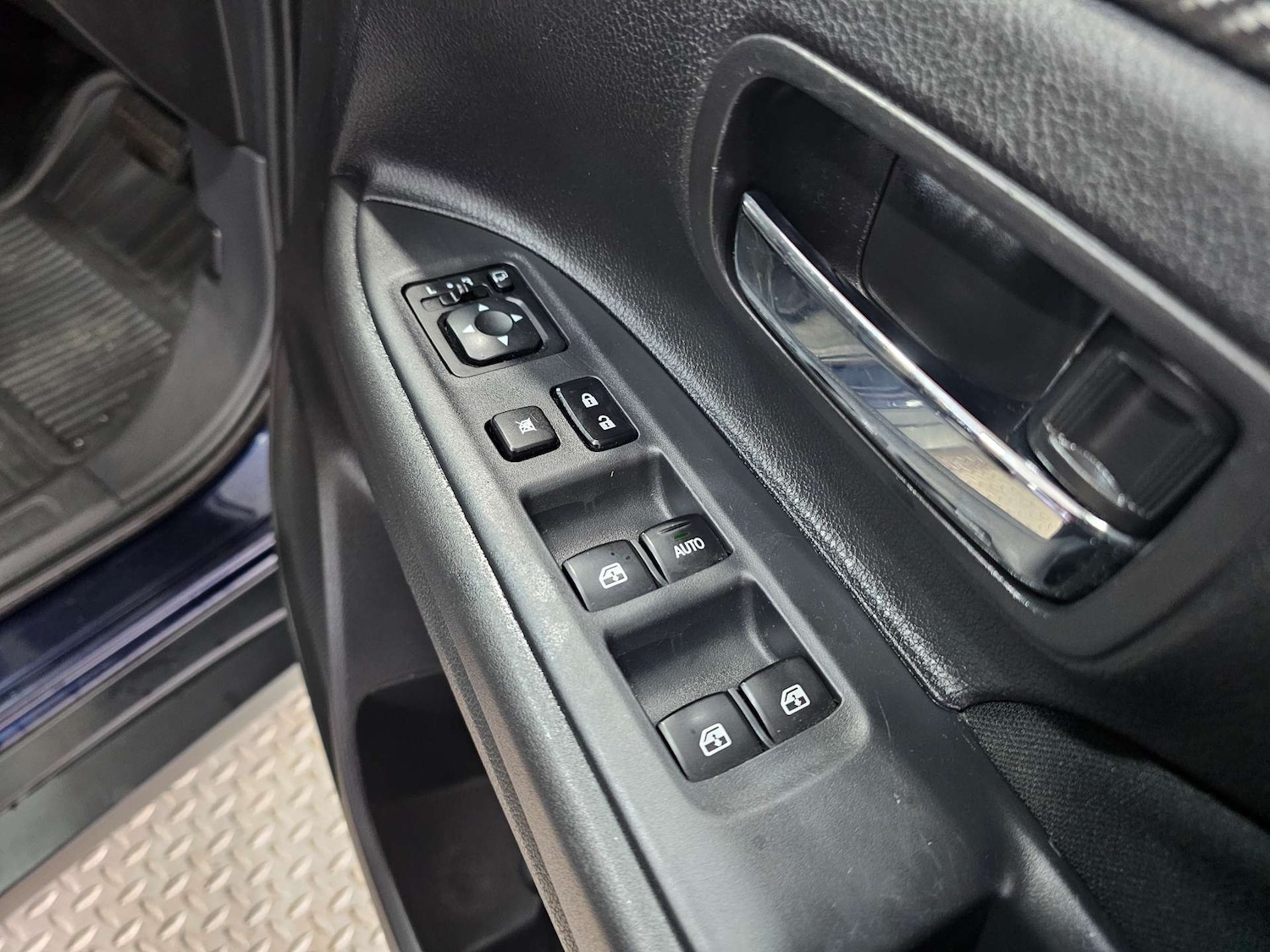 Used Mitsubishi Outlander 2016 for sale - 76972378: Photo 38