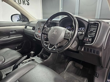 Used Mitsubishi Outlander 2016 for sale - 76972378: Photo