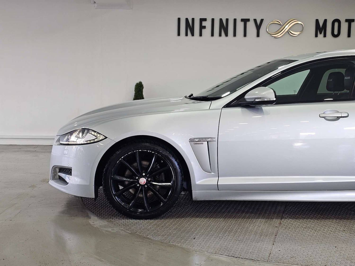 Used Jaguar XF 2015 for sale - 77073390: Photo 17