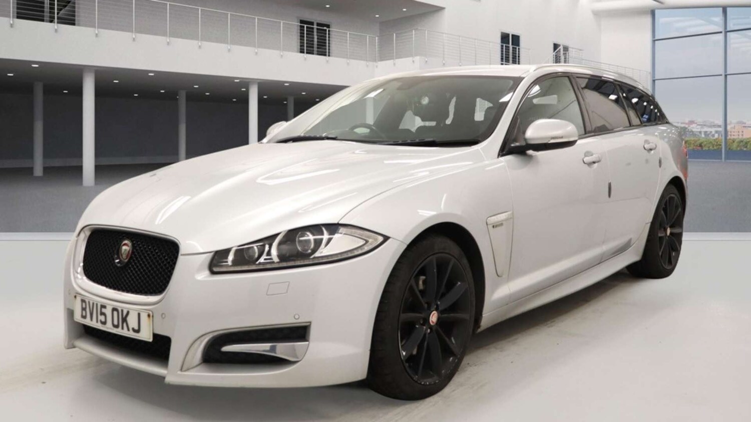 Used Jaguar XF 2015 for sale - 77073390: Photo 3