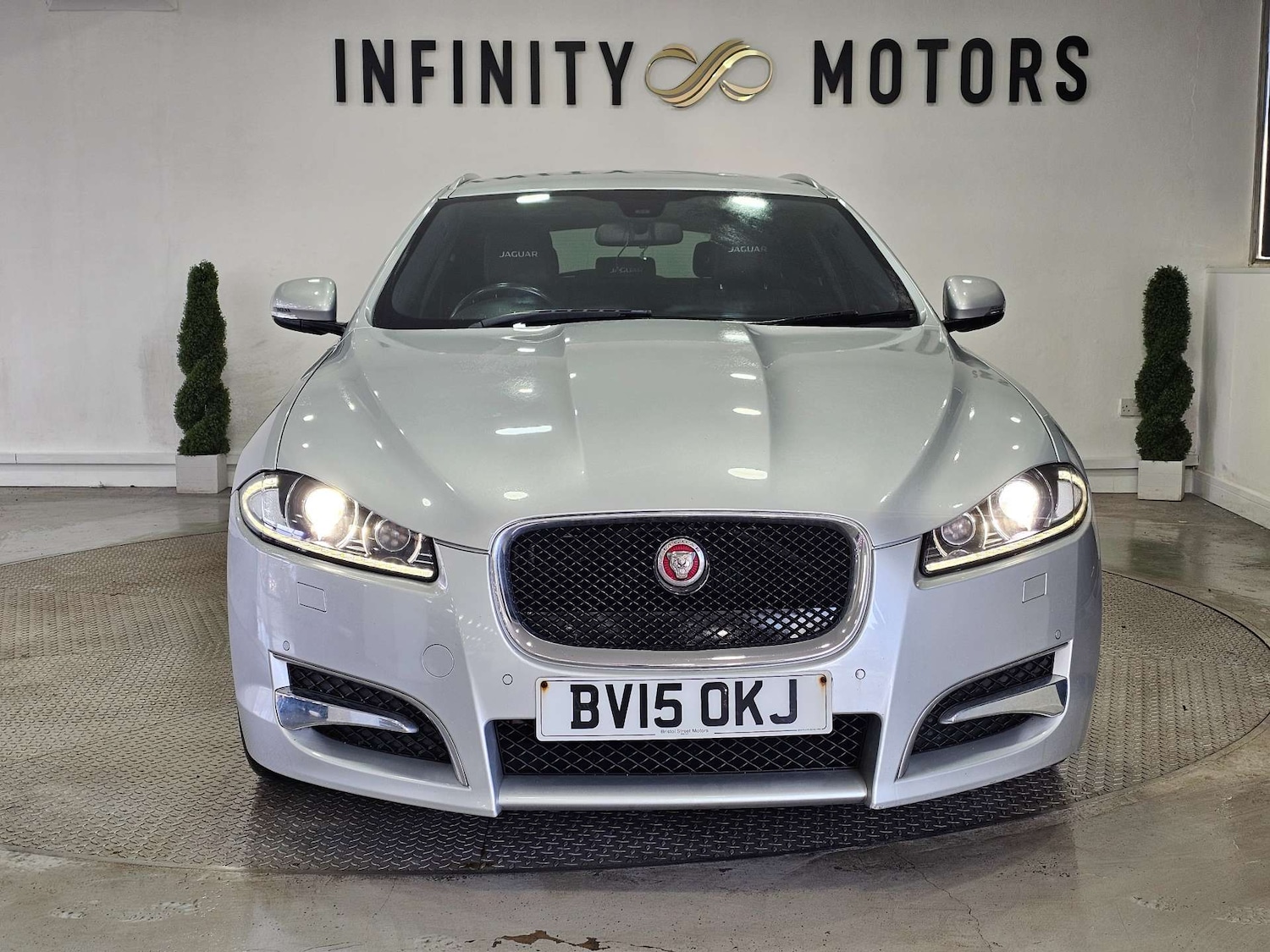 Used Jaguar XF 2015 for sale - 77073390: Photo 32