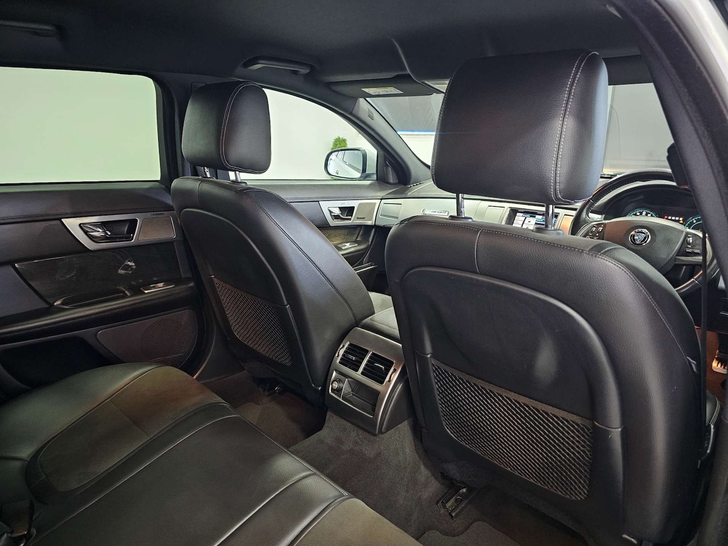 Used Jaguar XF 2015 for sale - 77073390: Photo 65