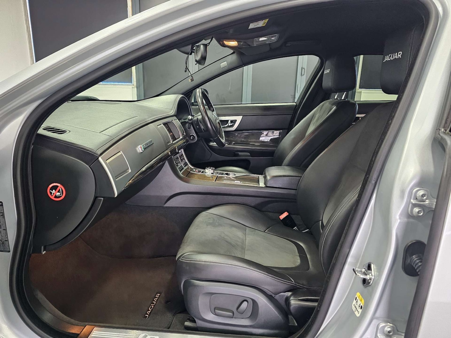 Used Jaguar XF 2015 for sale - 77073390: Photo 77