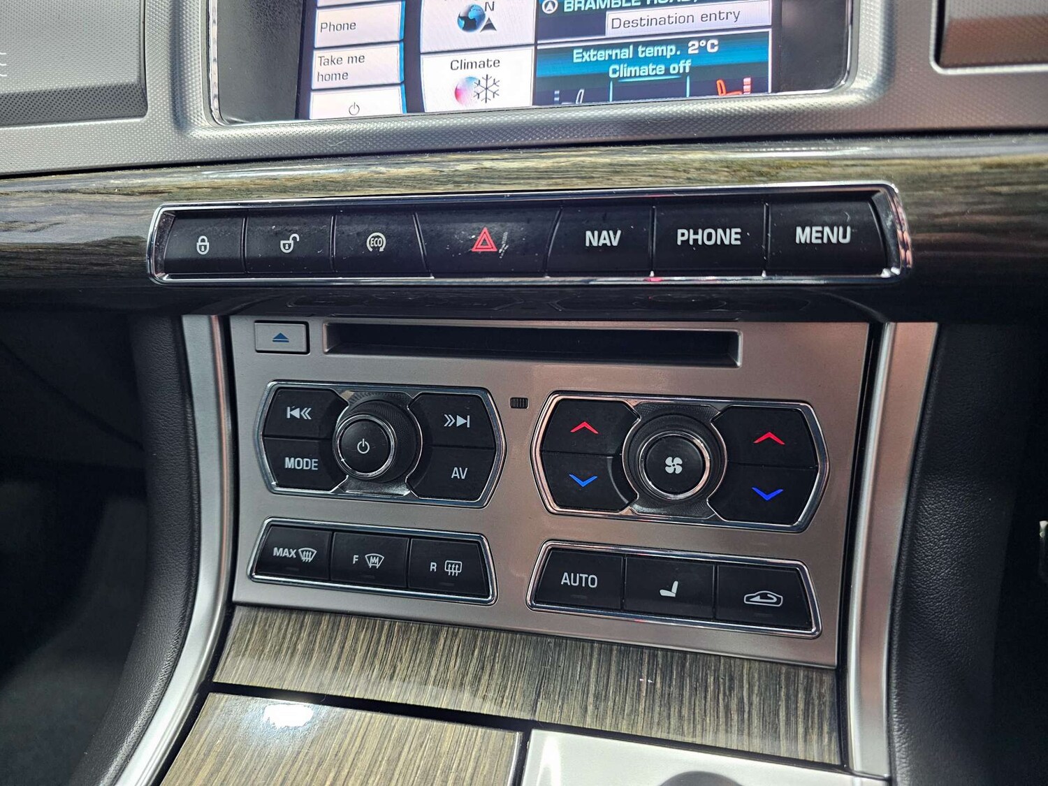 Used Jaguar XF 2015 for sale - 77073390: Photo 86