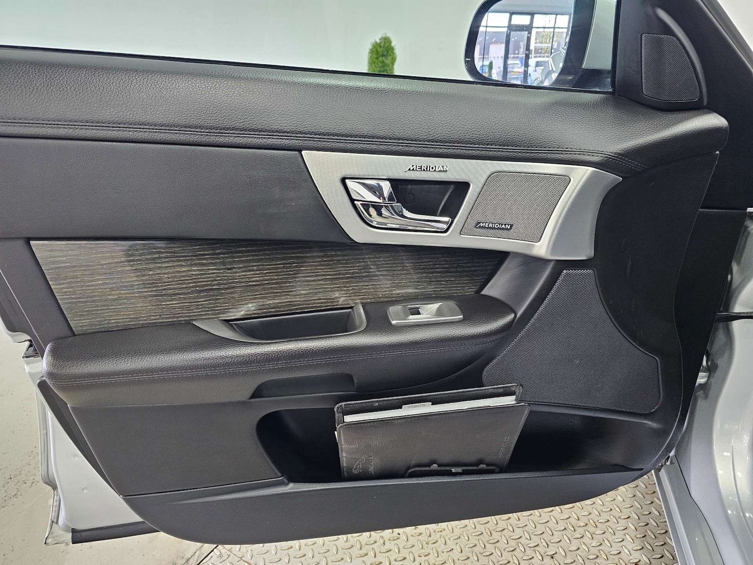 Used Jaguar XF 2015 for sale - 77073390: Photo 93