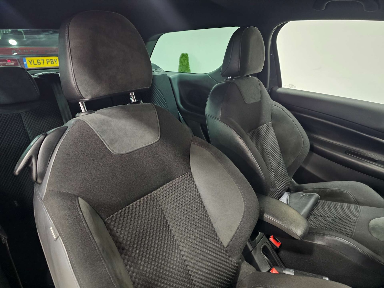 Used Citroen DS3 2014 for sale - 77980235: Photo 2