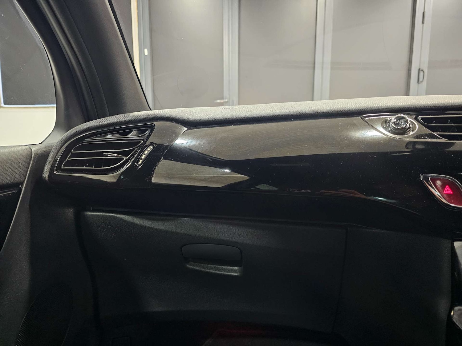 Used Citroen DS3 2014 for sale - 77980235: Photo 49