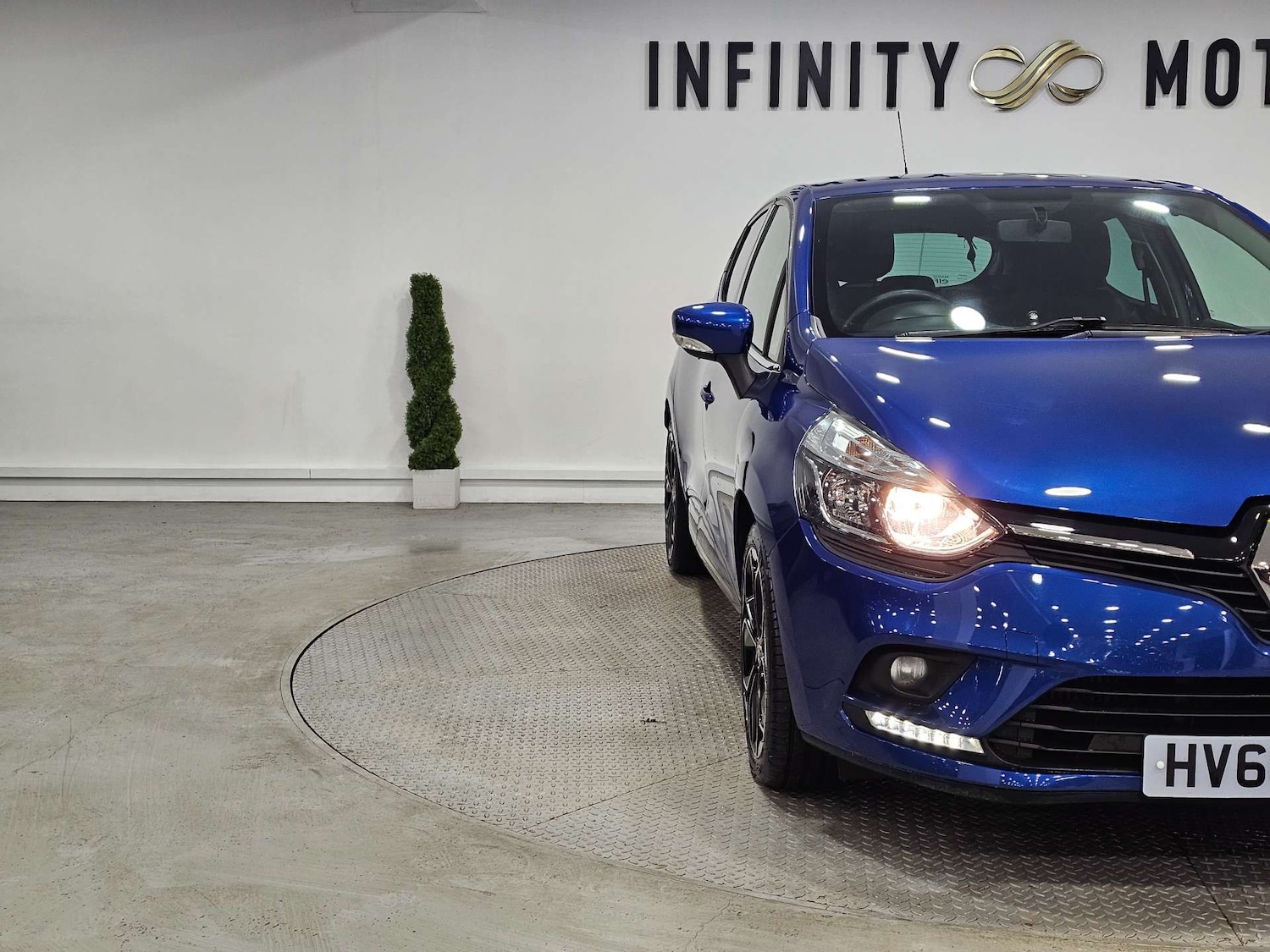 Used Renault Clio 2018 for sale - 76972423: Photo 14