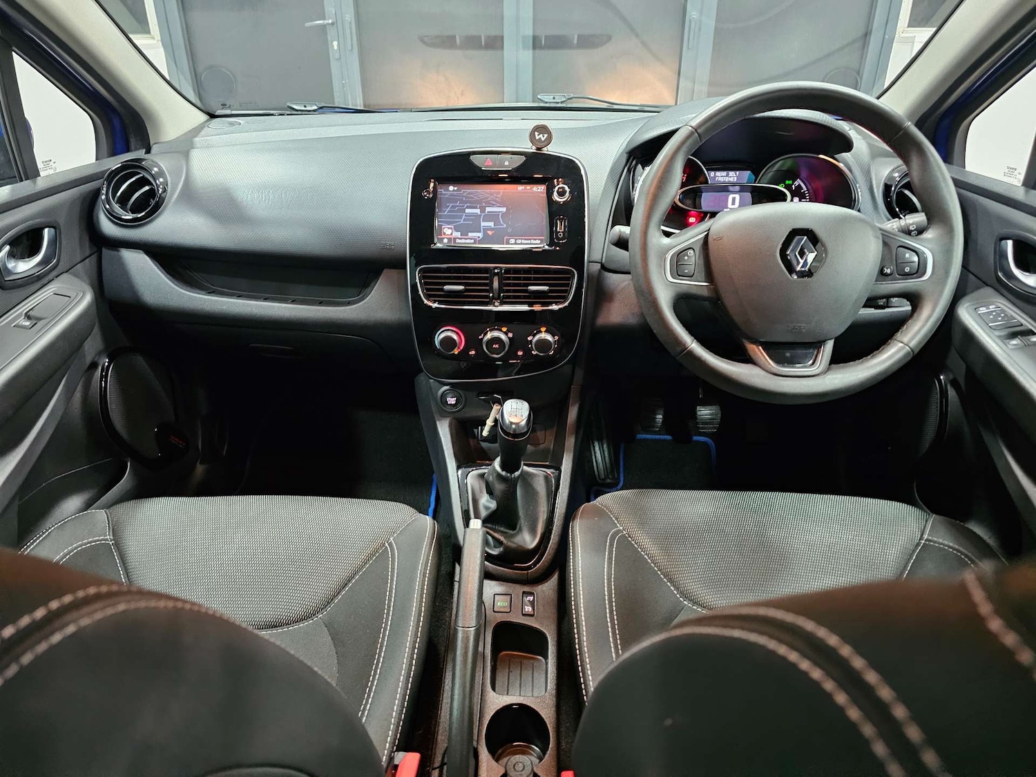 Used Renault Clio 2018 for sale - 76972423: Photo 15