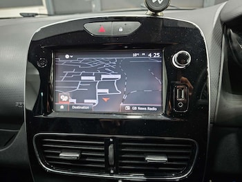 Used Renault Clio 2018 for sale - 76972423: Photo