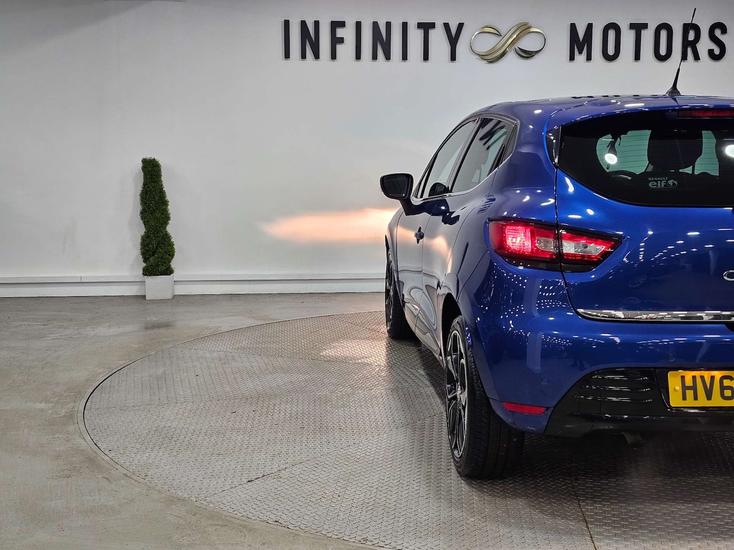 Used Renault Clio 2018 for sale - 76972423: Photo 31