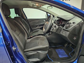 Used Renault Clio 2018 for sale - 76972423: Photo