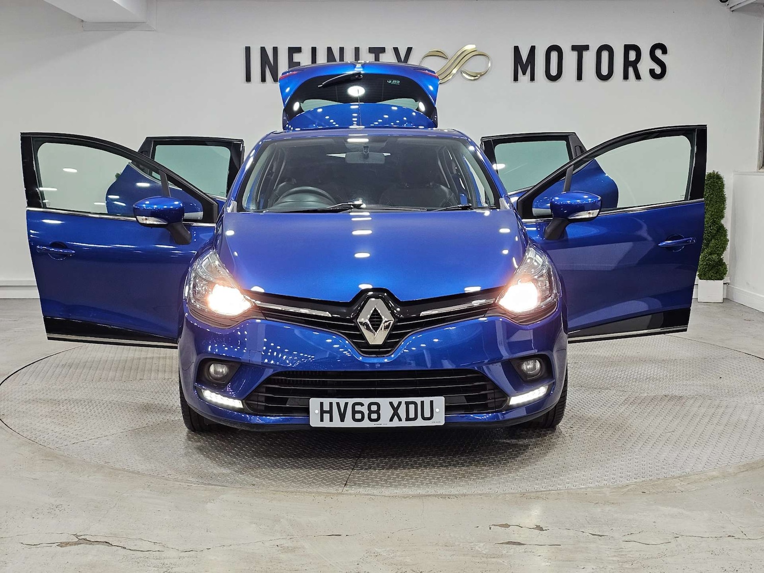 Used Renault Clio 2018 for sale - 76972423: Photo 44