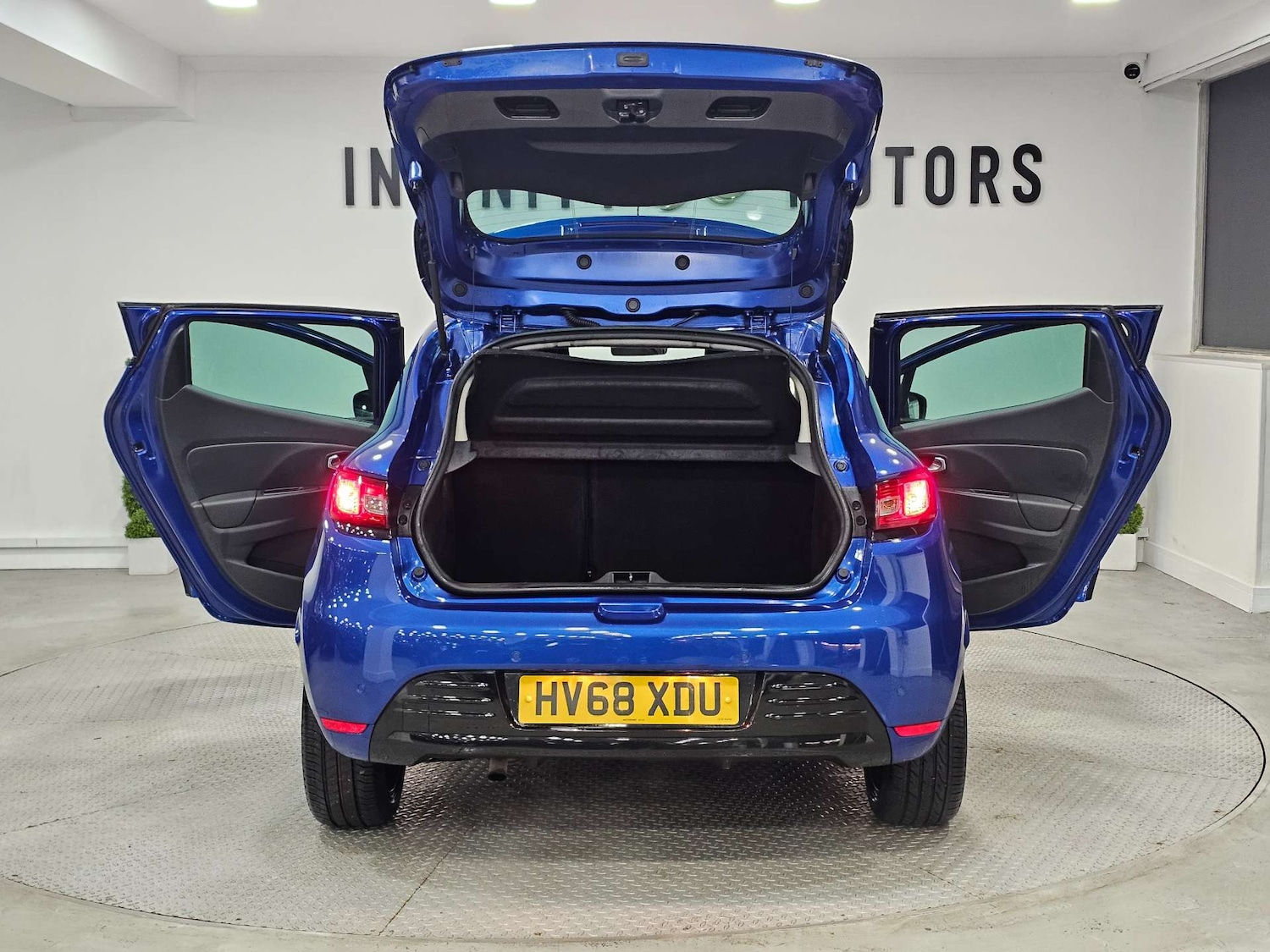 Used Renault Clio 2018 for sale - 76972423: Photo 48