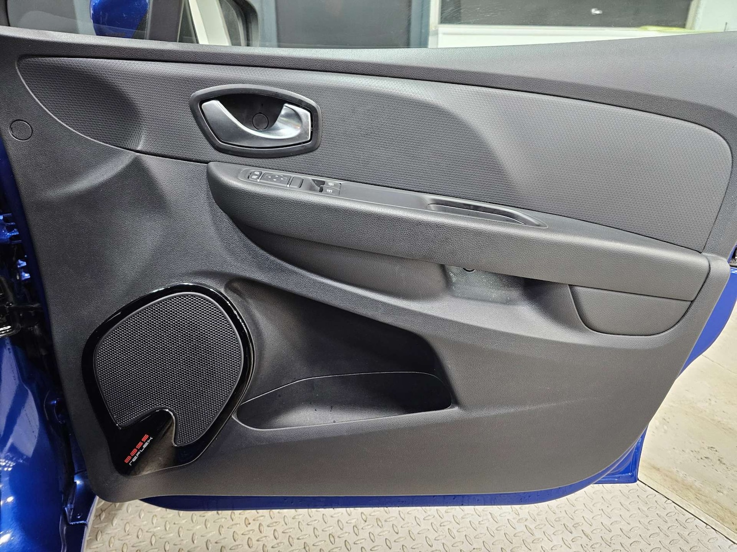 Used Renault Clio 2018 for sale - 76972423: Photo 53