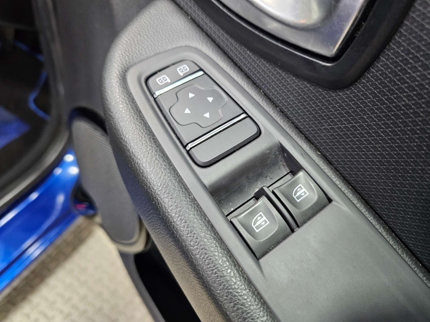 Used Renault Clio 2018 for sale - 76972423: Photo 54