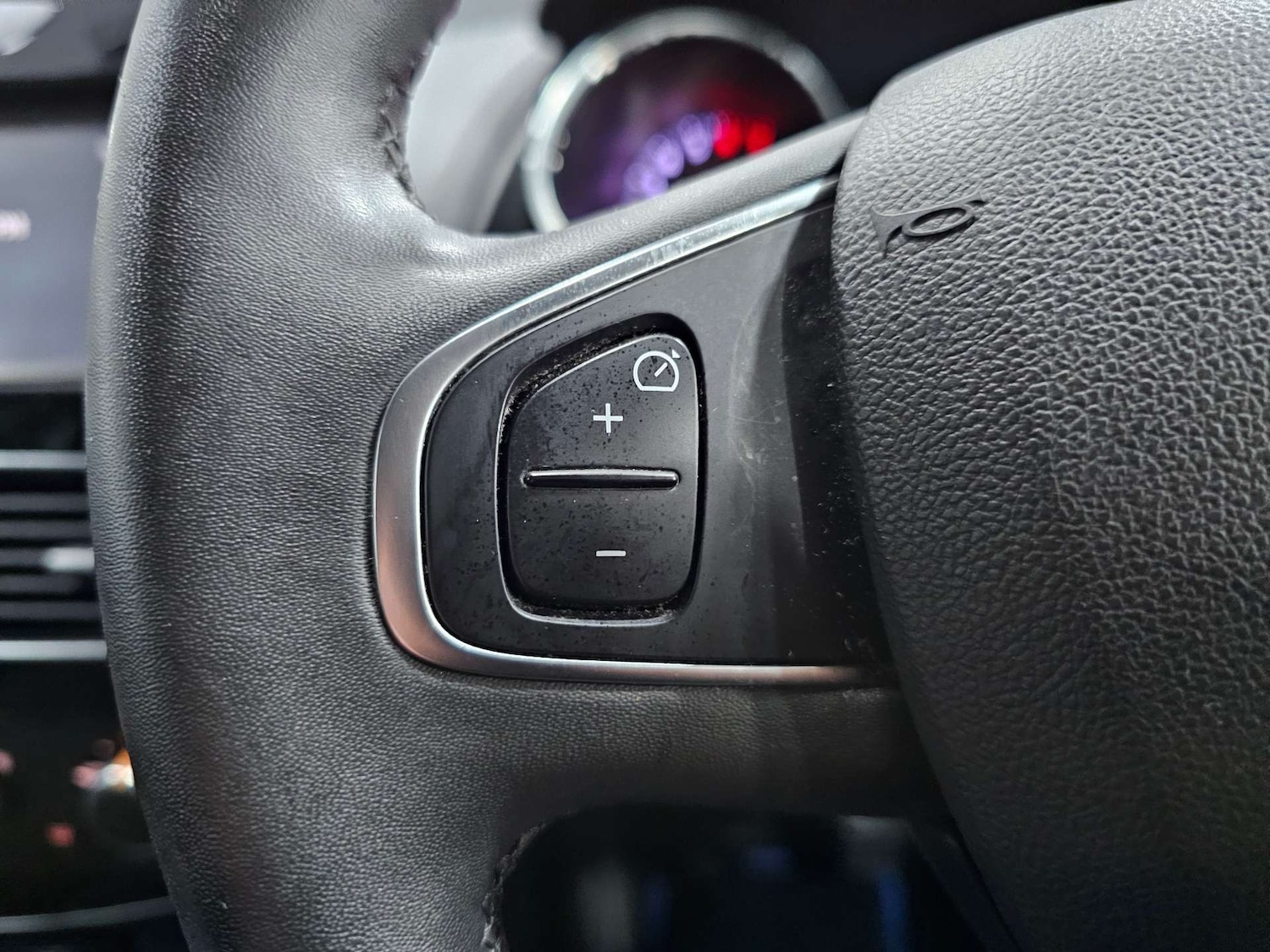 Used Renault Clio 2018 for sale - 76972423: Photo 58