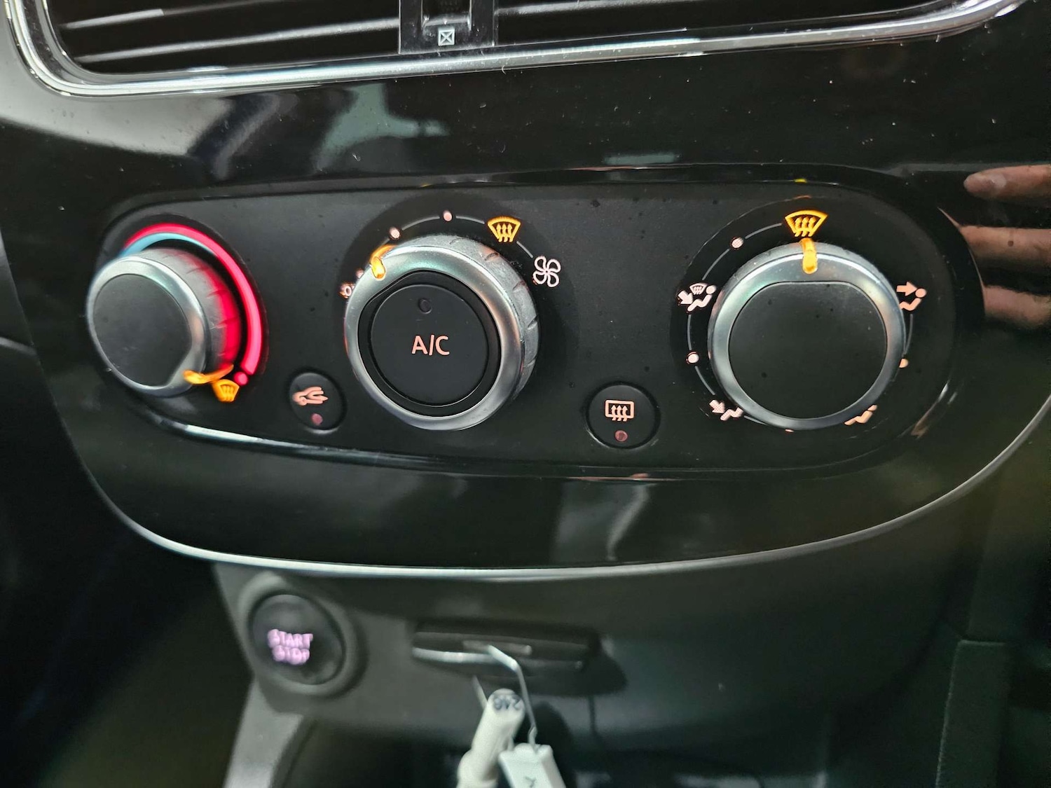 Used Renault Clio 2018 for sale - 76972423: Photo 62