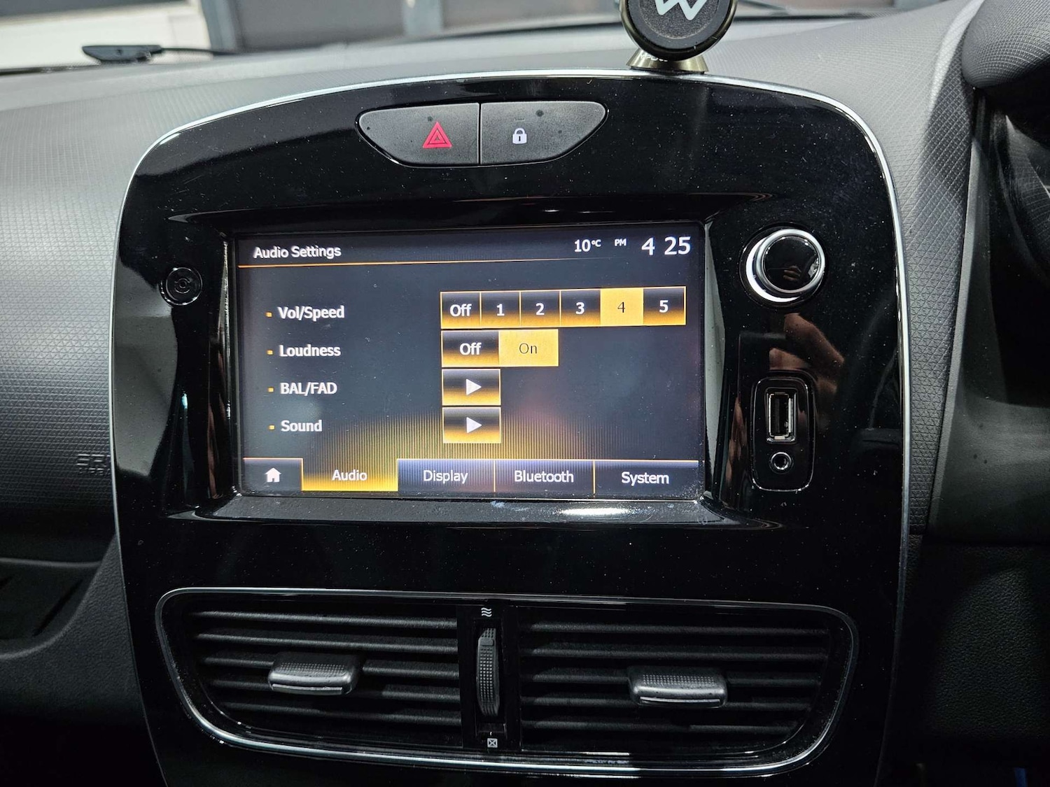 Used Renault Clio 2018 for sale - 76972423: Photo 67