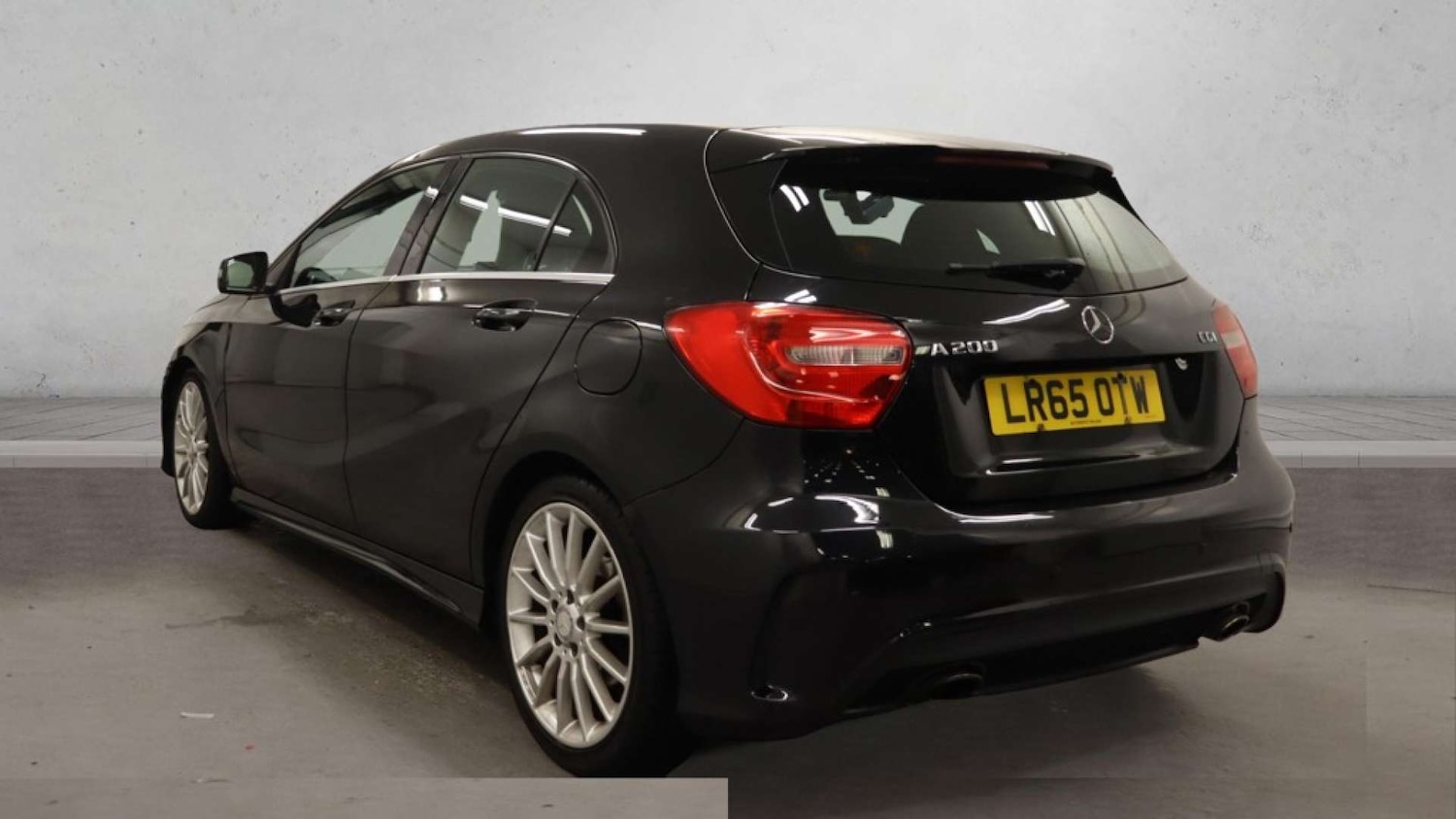 Used Mercedes-Benz A-Class 2015 for sale - 76972475: Photo 4