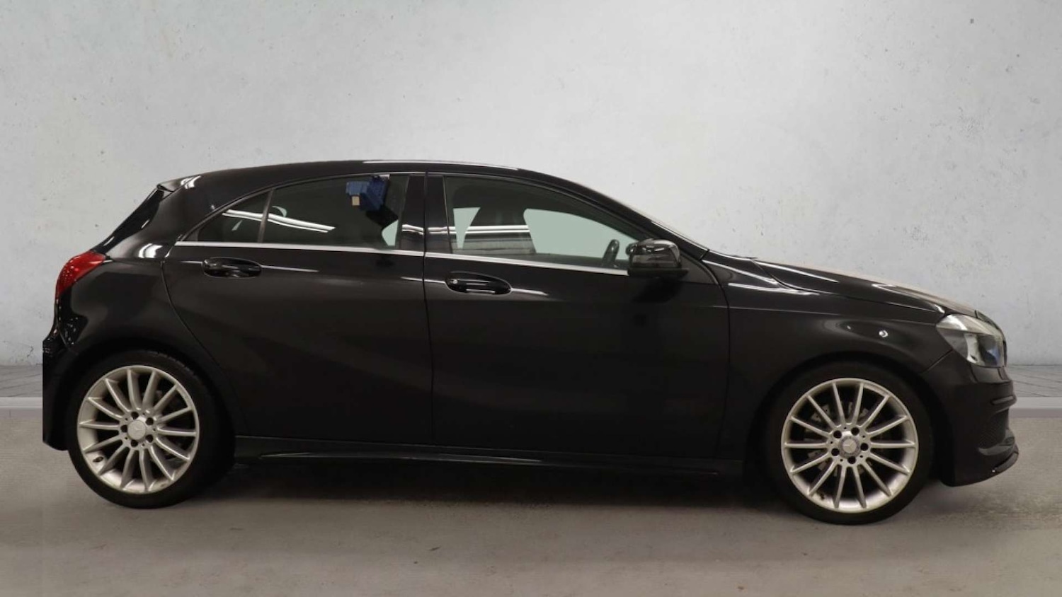 Used Mercedes-Benz A-Class 2015 for sale - 76972475: Photo 7