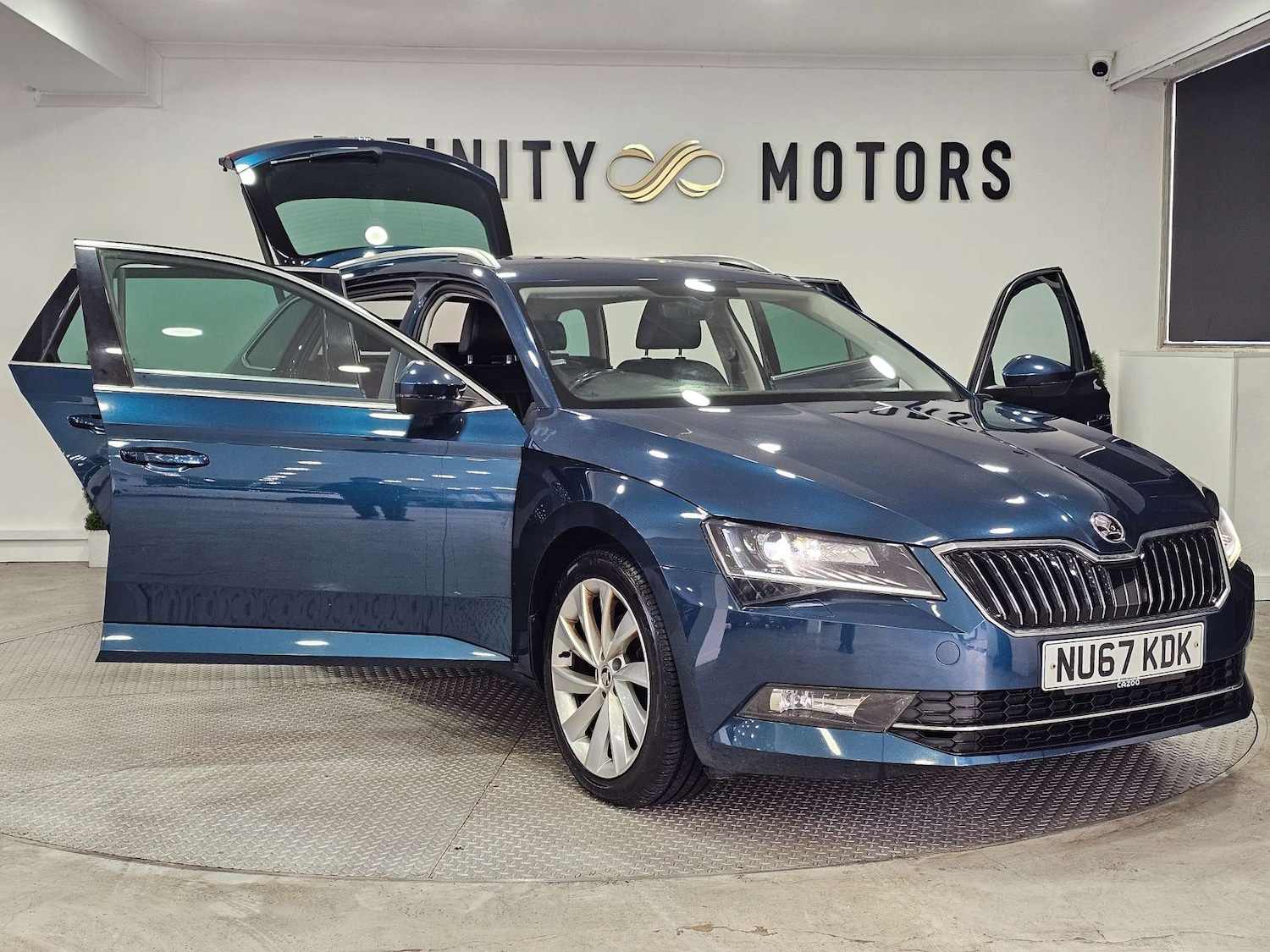 Used Skoda Superb 2017 for sale - 76972473: Photo 44