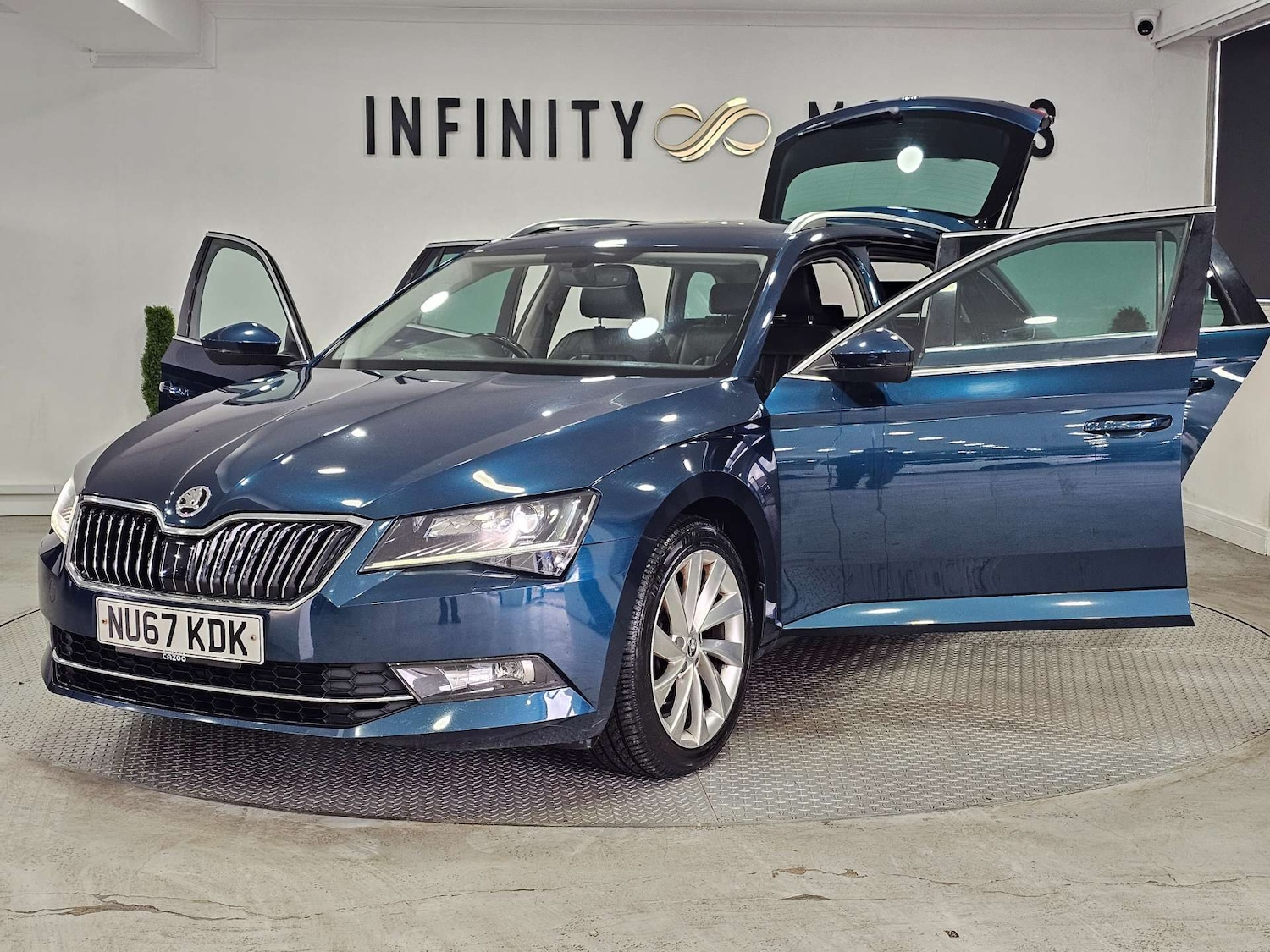 Used Skoda Superb 2017 for sale - 76972473: Photo 46