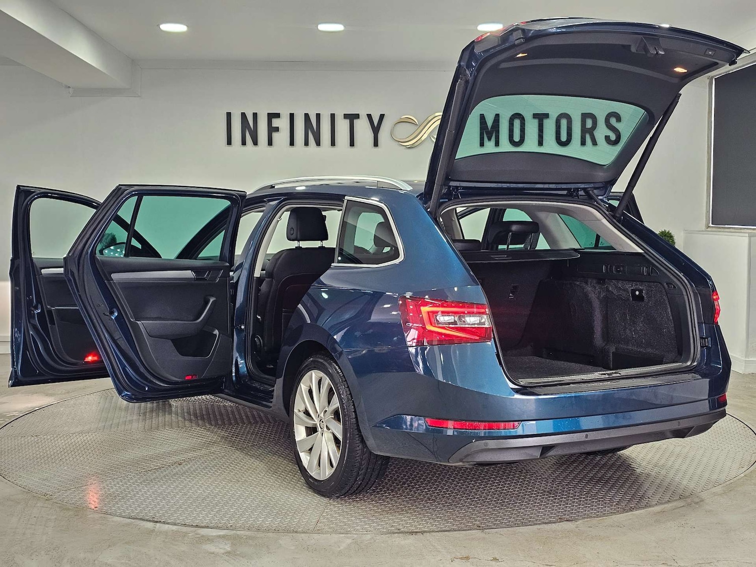 Used Skoda Superb 2017 for sale - 76972473: Photo 48