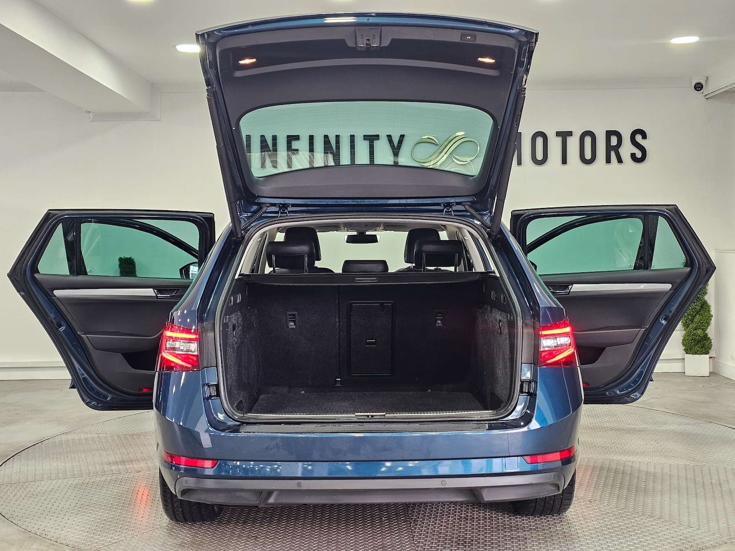 Used Skoda Superb 2017 for sale - 76972473: Photo 49