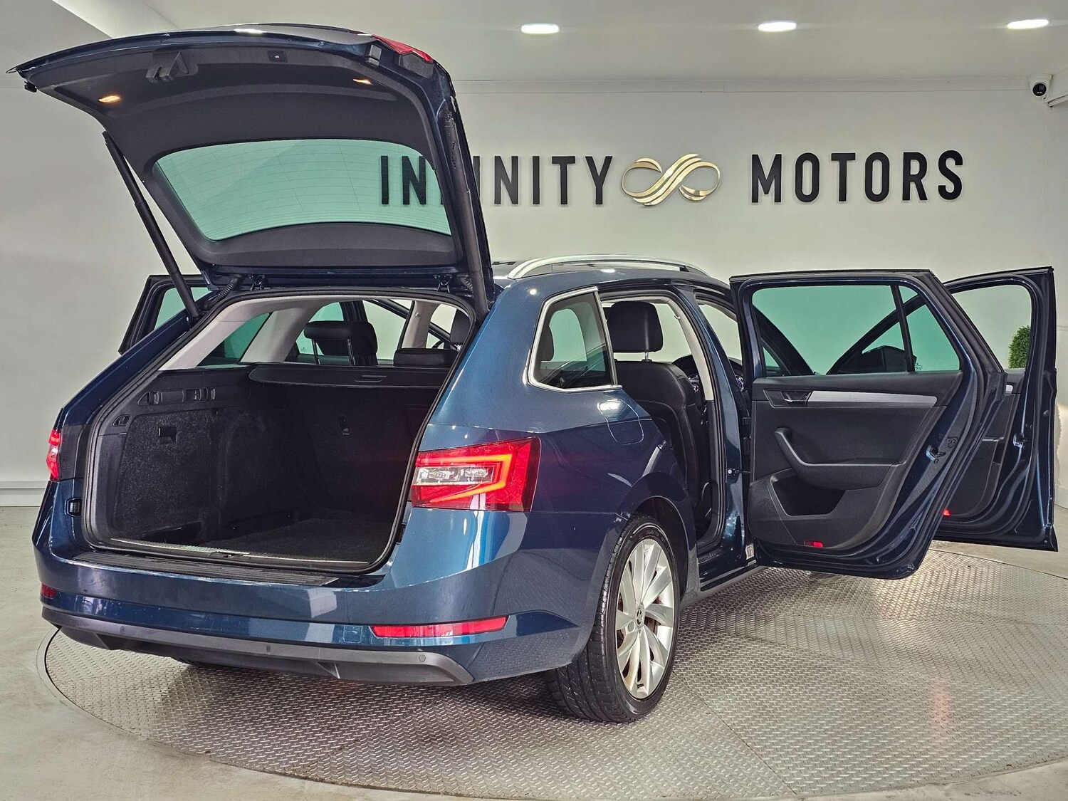 Used Skoda Superb 2017 for sale - 76972473: Photo 55