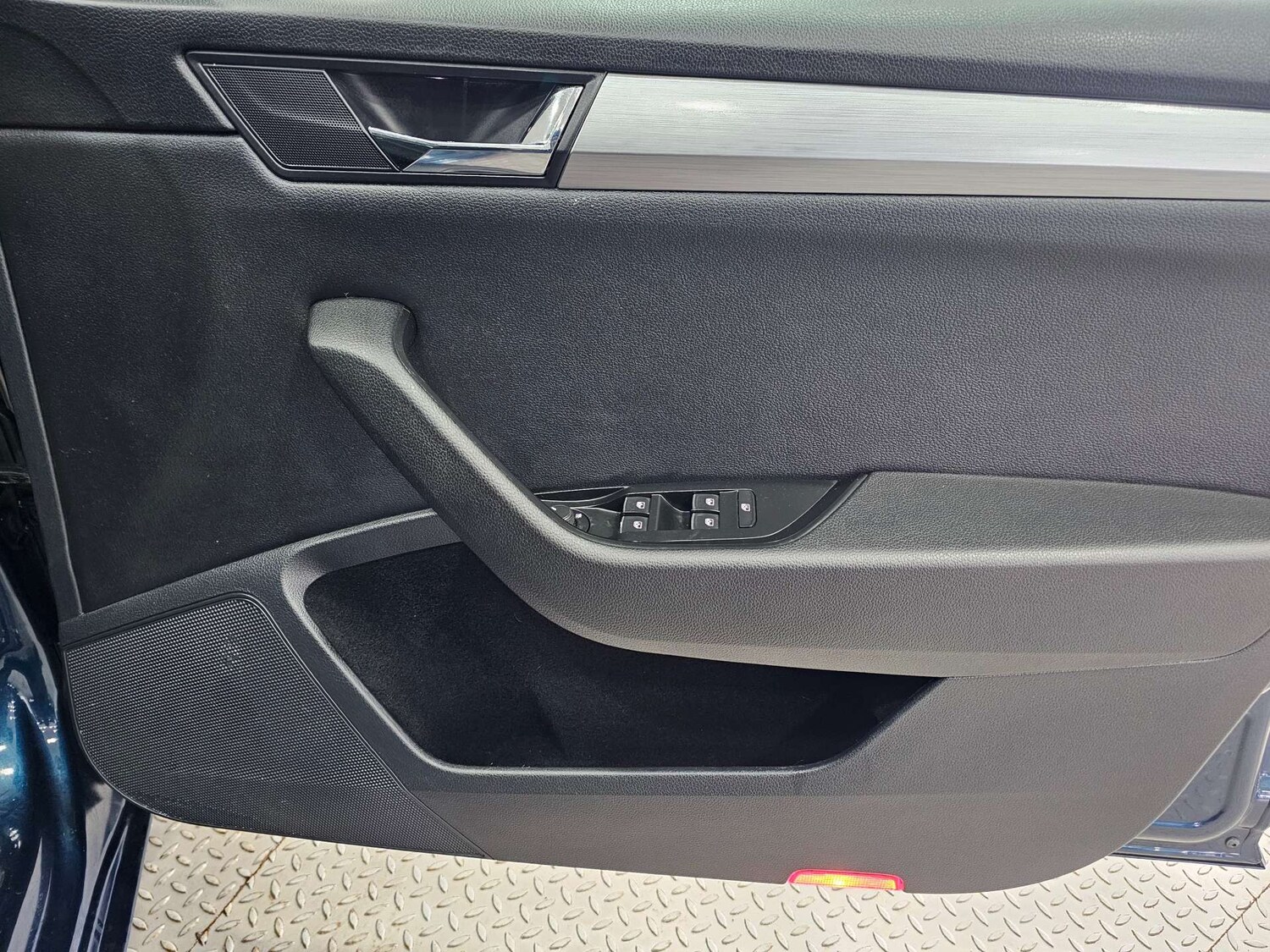 Used Skoda Superb 2017 for sale - 76972473: Photo 80