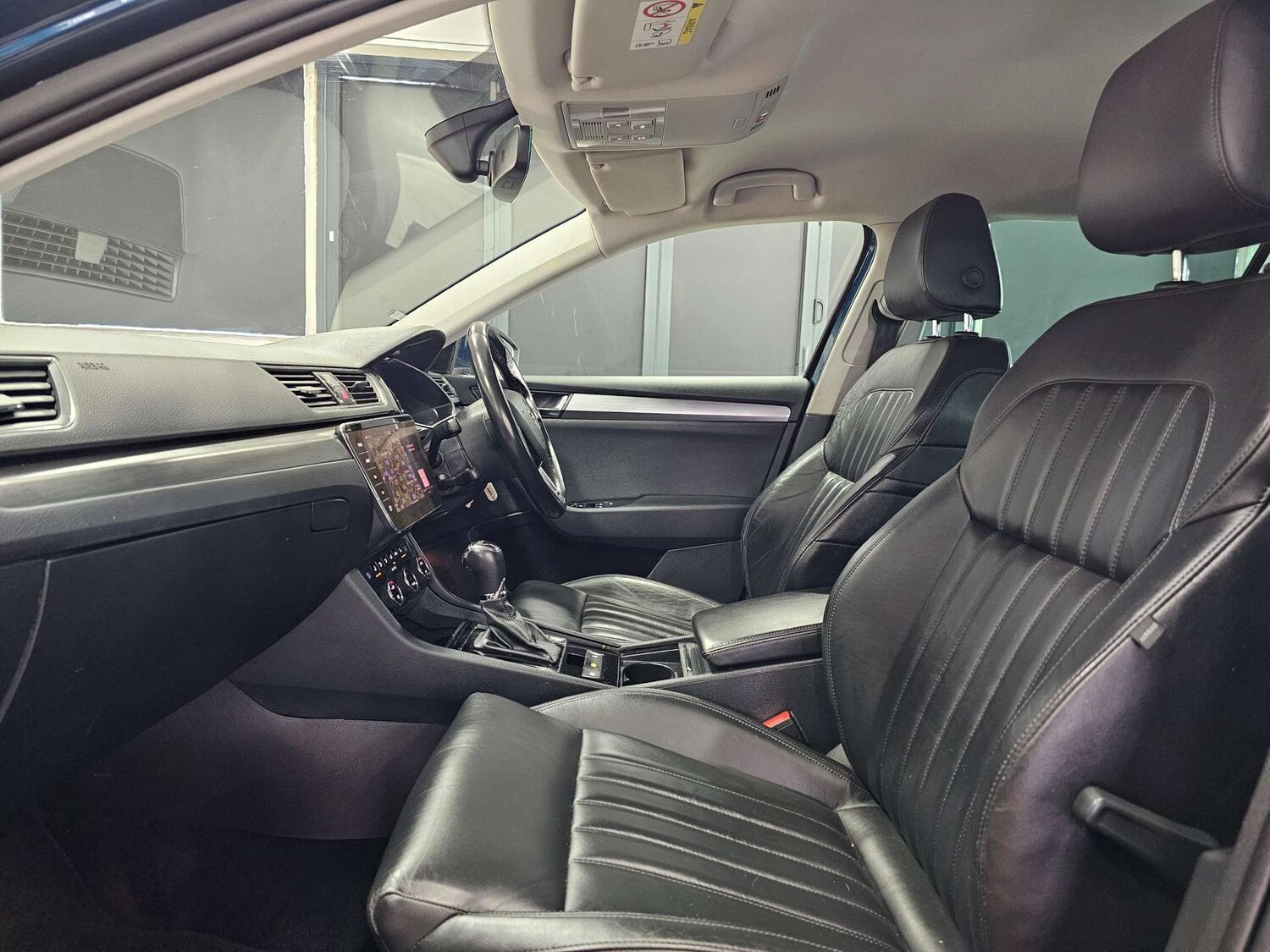 Used Skoda Superb 2017 for sale - 76972473: Photo 95