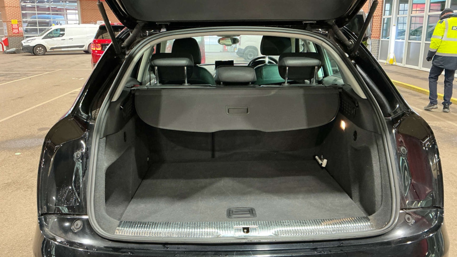 Used Audi Q3 2015 for sale - 77147771: Photo 9