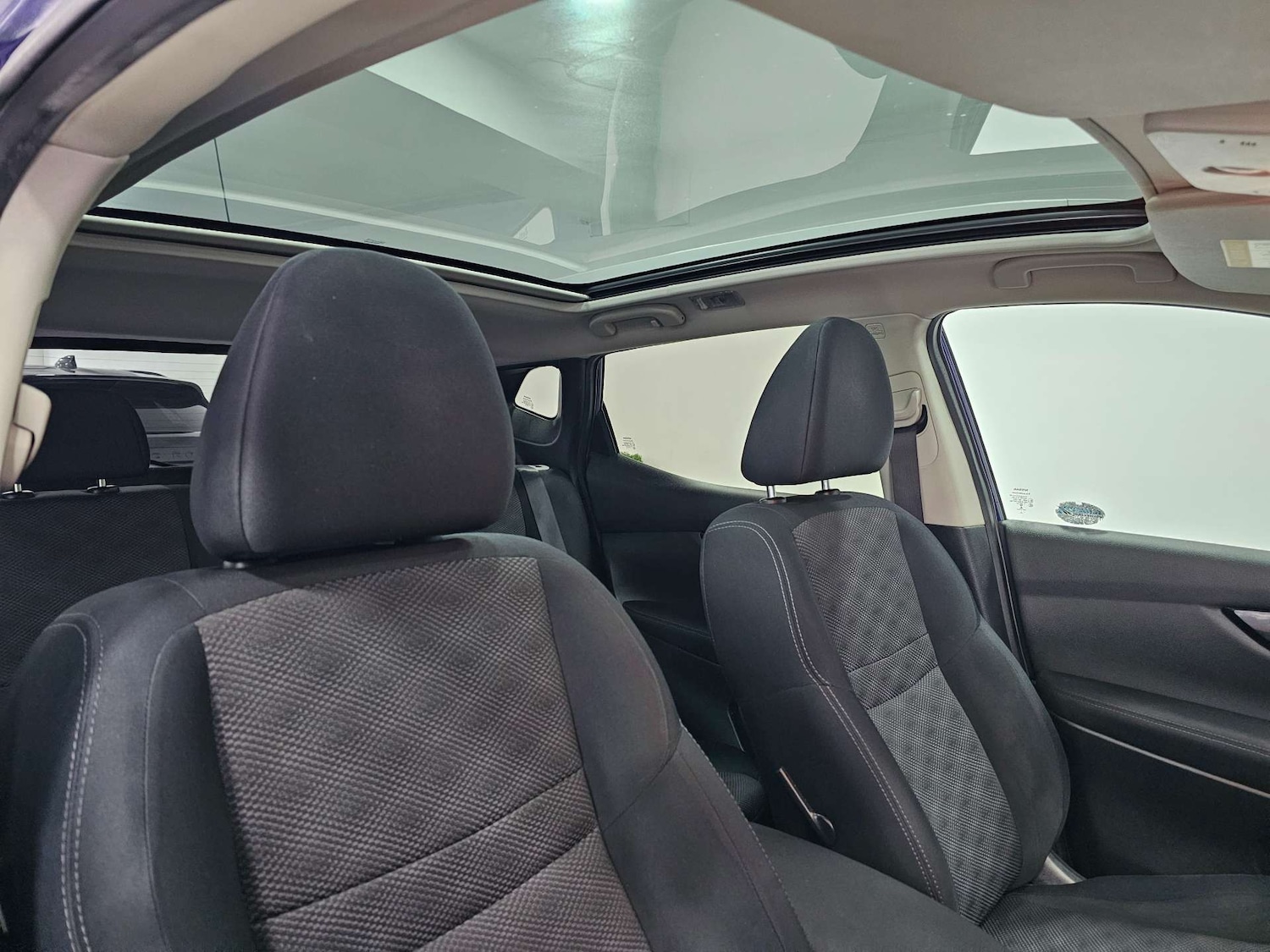 Used Nissan Qashqai 2017 for sale - 76972401: Photo 2