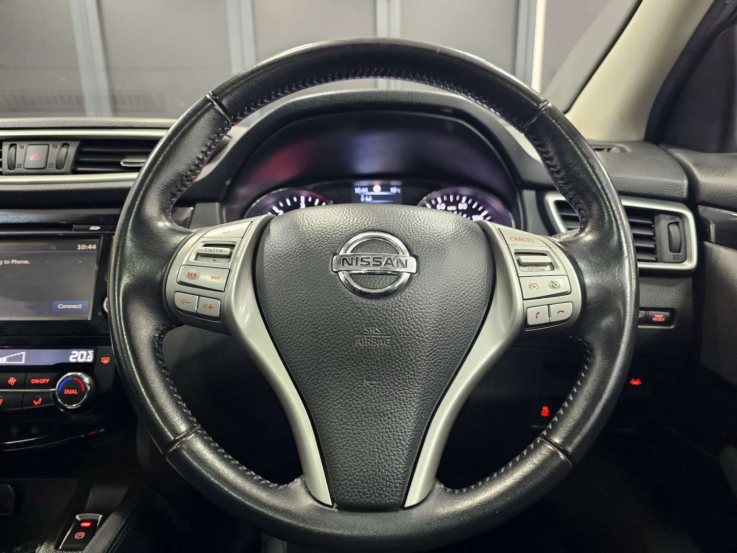 Used Nissan Qashqai 2017 for sale - 76972401: Photo 61